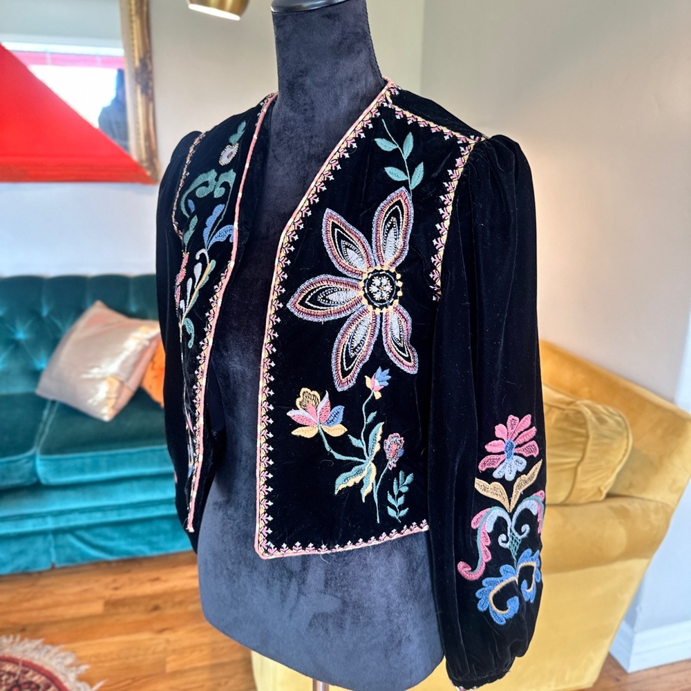 BOHO CHIC Embroidered Black Velvet Vest